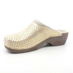 e2750c45-7fe9-43fb-b9b8-9507c7e140a0