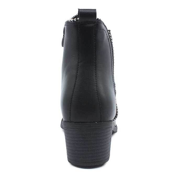 e26786eb-d538-443e-aff5-da273a531652