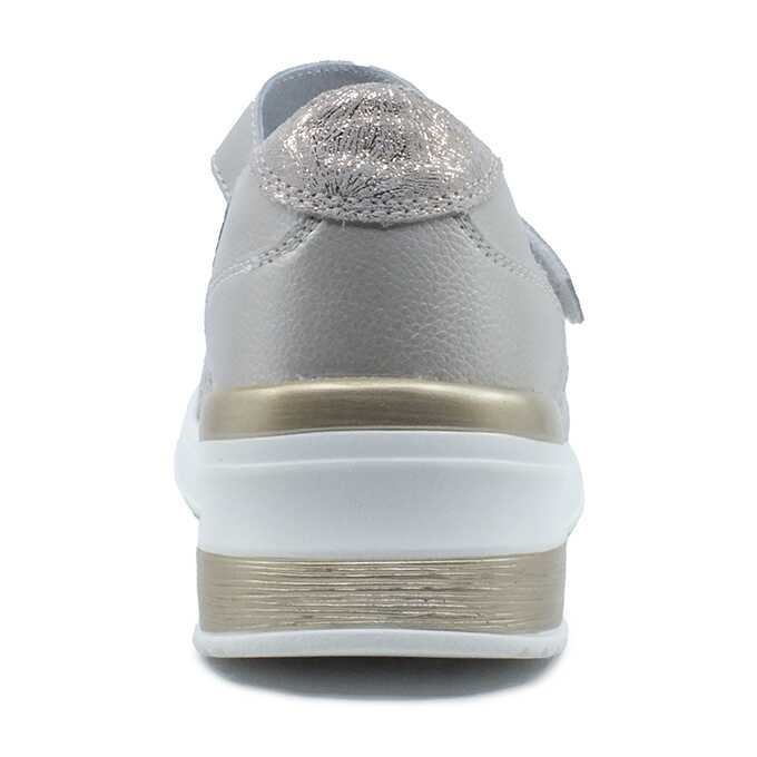 d9c4429f-d696-47ff-9bbf-8fe8e0b0b174