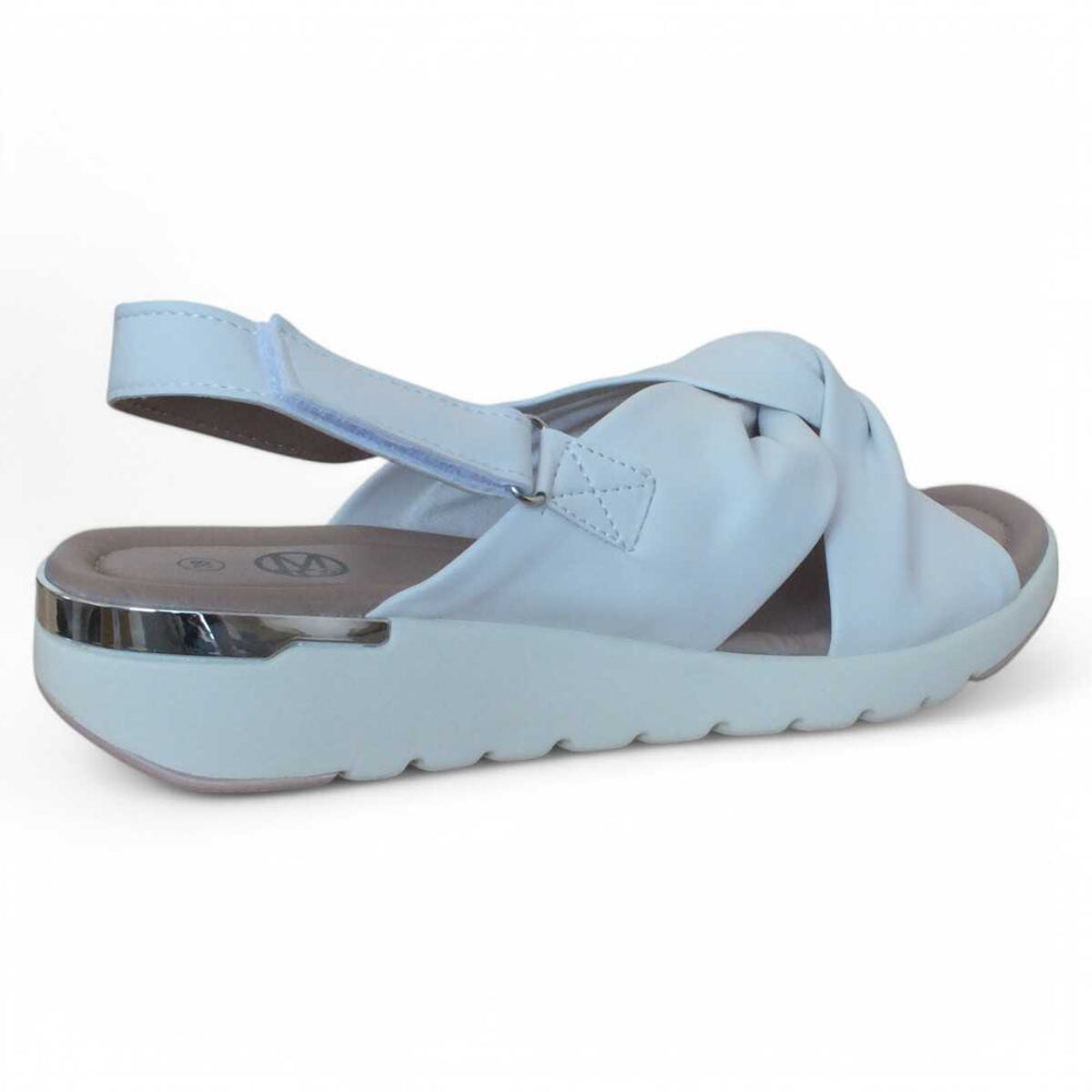 b56e0e18-6890-4543-b302-e488ce991cc6