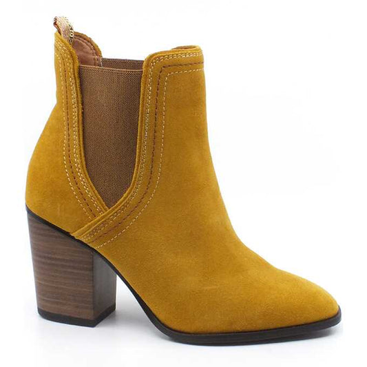 4de84bac-703b-4a3b-a65b-6aa52e98c371