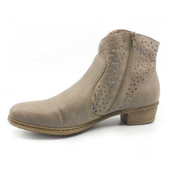 b4da7420-c118-4761-8c0b-3560d90a8d7e