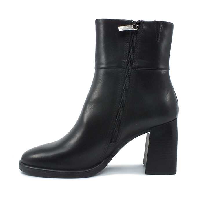 8e3cdb9e-3c65-4c1a-afd8-2d2e92eb8073