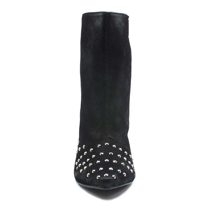 5c563959-4c33-4811-940a-1a397bb3c047